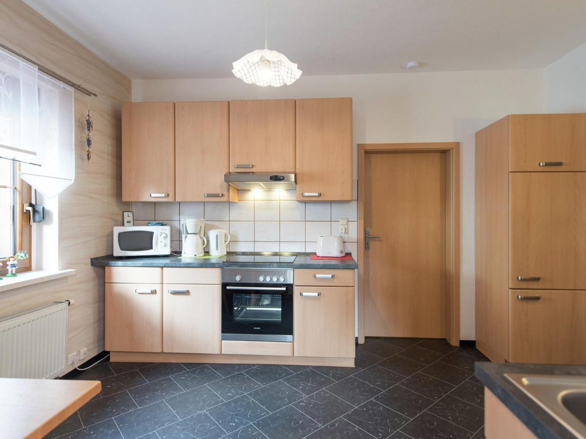 Cozy Apartment In Ore Mountains With Balcony Breitenbrunn  Værelse billede
