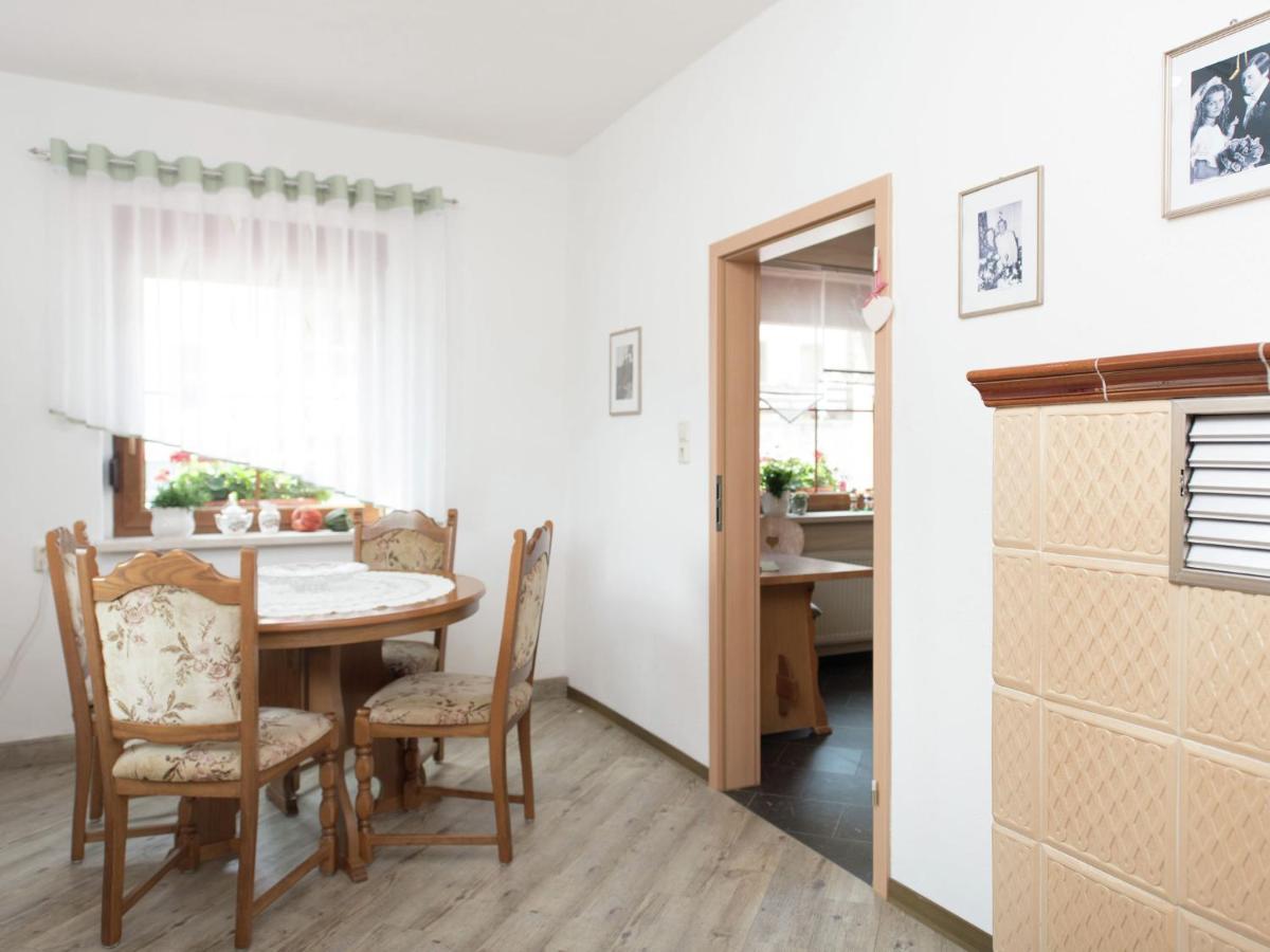 Cozy Apartment In Ore Mountains With Balcony Breitenbrunn  Værelse billede