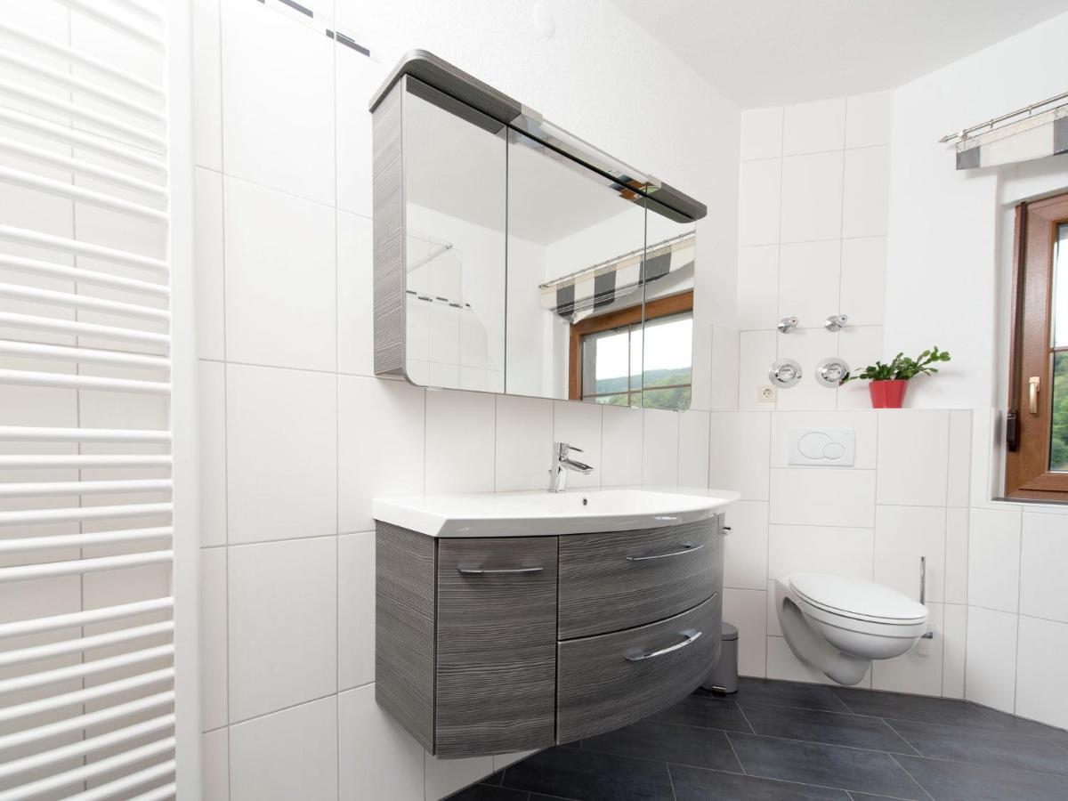 Cozy Apartment In Ore Mountains With Balcony Breitenbrunn  Værelse billede