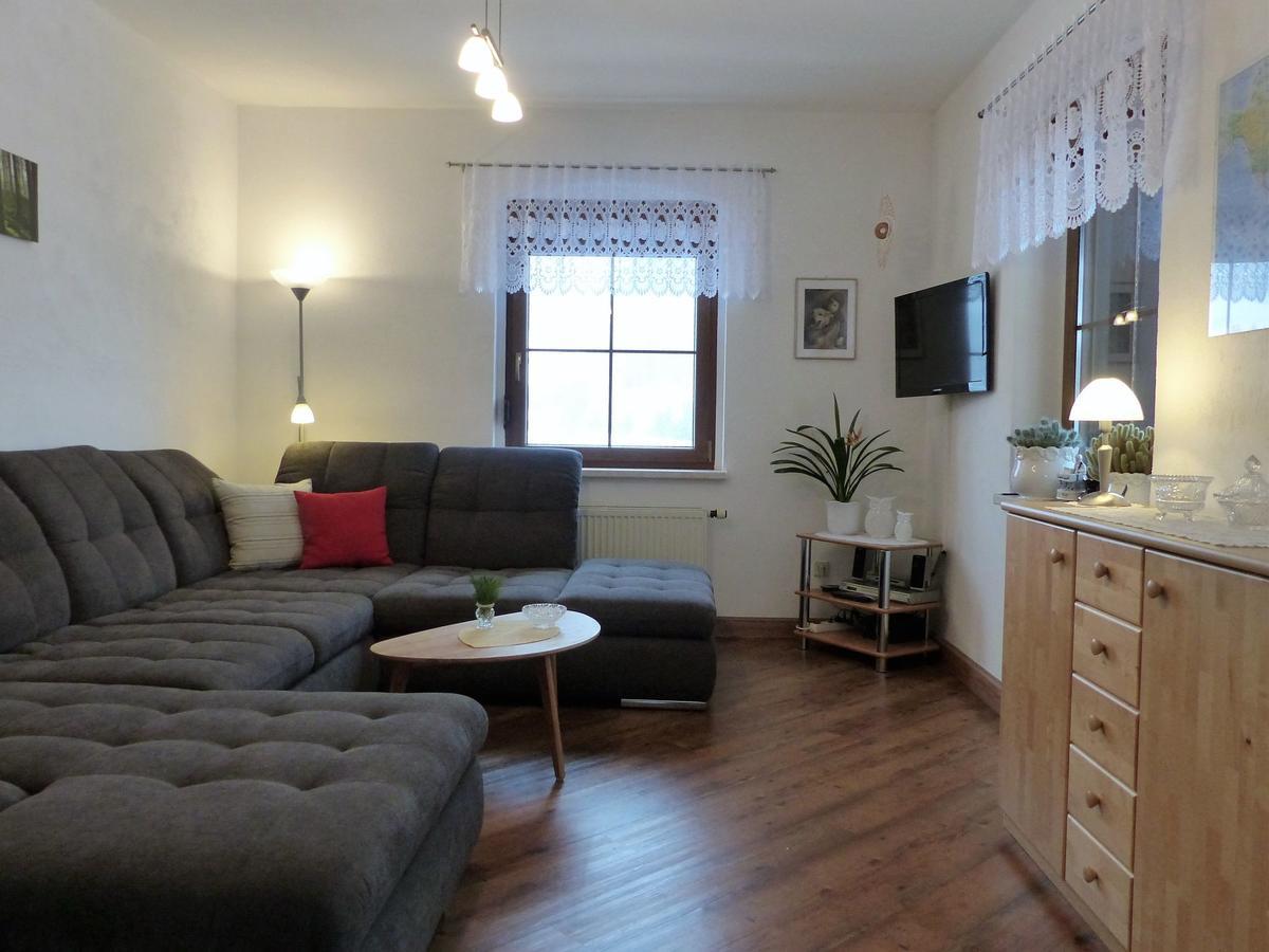 Cozy Apartment In Ore Mountains With Balcony Breitenbrunn  Eksteriør billede